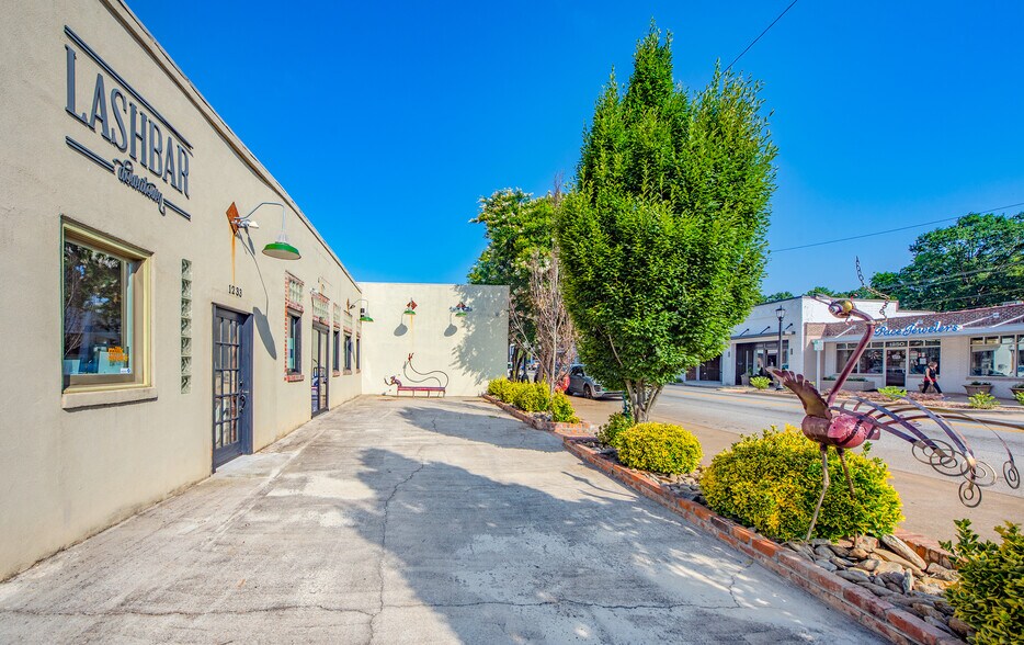 1233 & 1237 Pendleton St, Greenville, SC à louer - Photo de l’immeuble – Image 3 sur 21