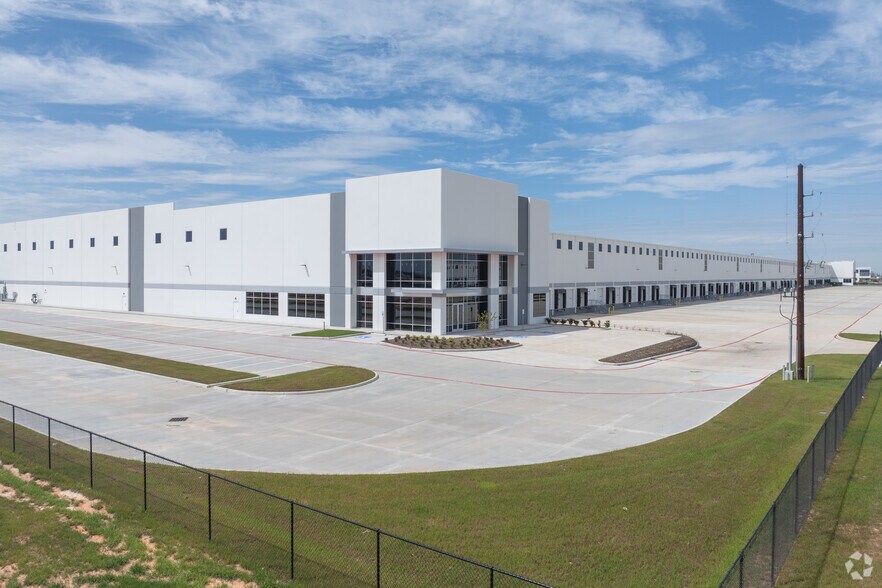 30815 Kingsland Blvd, Brookshire, TX à louer - Photo de l’immeuble – Image 3 sur 5
