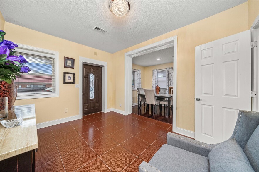 11 W Rhea St, Sparta, TN à vendre - Photo de l’immeuble – Image 3 sur 9