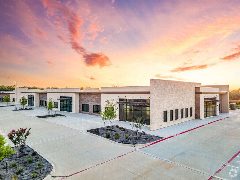 445 S Kimball Ave, Southlake, TX à louer - Photo de l’immeuble – Image 3 sur 23