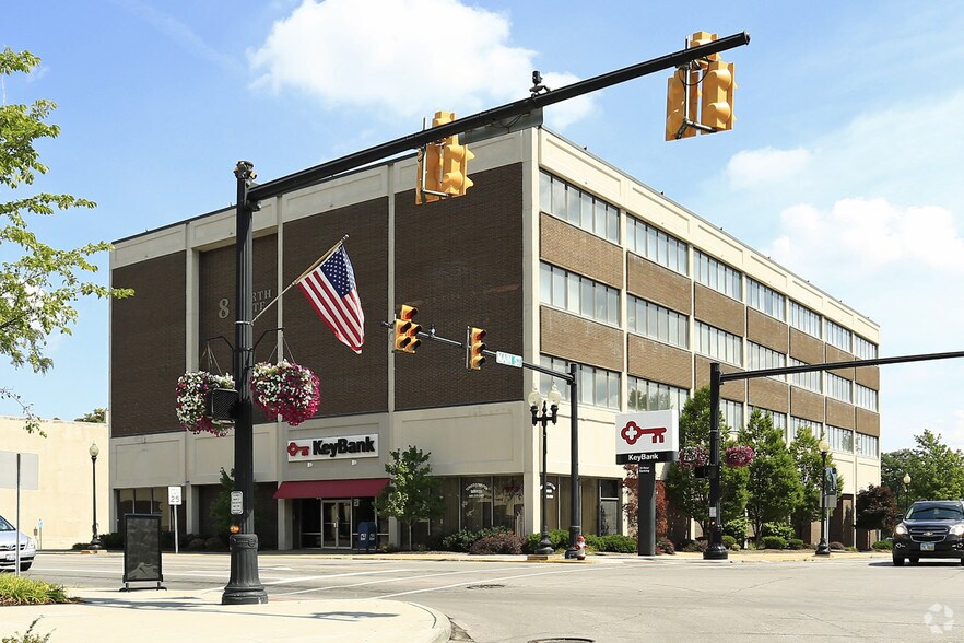 8 N State St, Painesville, OH à louer - Photo de l’immeuble – Image 1 sur 5