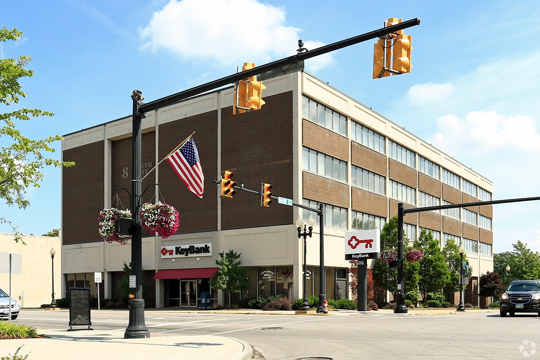 8 N State St, Painesville, OH à louer Photo de l’immeuble– Image 1 sur 6