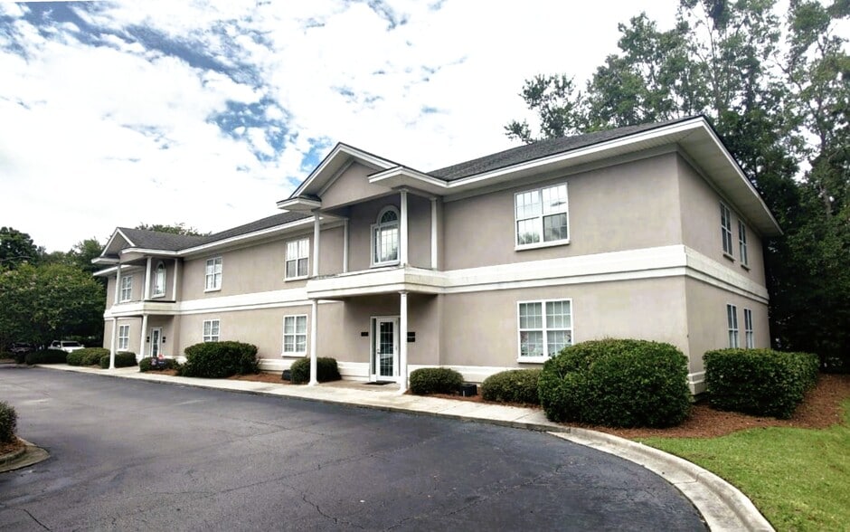 37 W Fairmont Ave, Savannah, GA à louer - Photo de l’immeuble – Image 3 sur 15