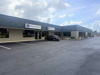Plus de détails pour 725-765 S Apollo Blvd, Melbourne, FL - Bureau/Local commercial à louer