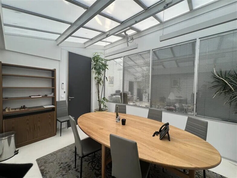 Bureau dans Paris à louer - Photo de l’immeuble – Image 2 sur 8
