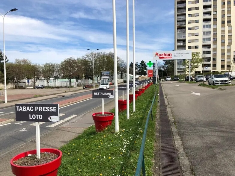 Local commercial dans Lyon à vendre - Photo de l’immeuble – Image 2 sur 6