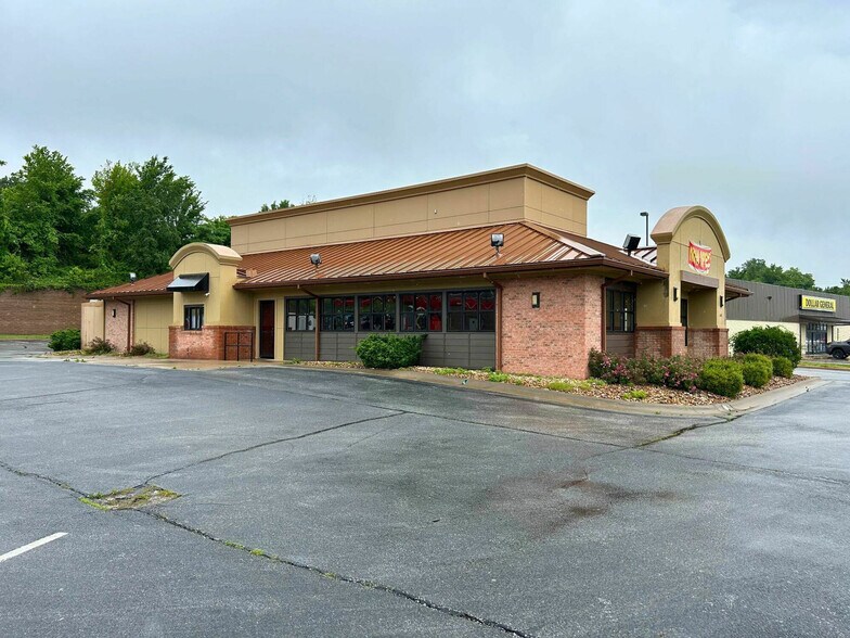 648 S Neosho Blvd, Neosho, MO à vendre - Photo de l’immeuble – Image 2 sur 12