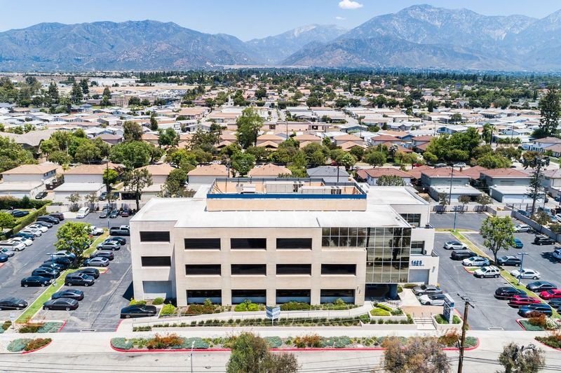 1425 W Foothill Blvd, Upland, CA à louer - Photo de l’immeuble – Image 1 sur 20