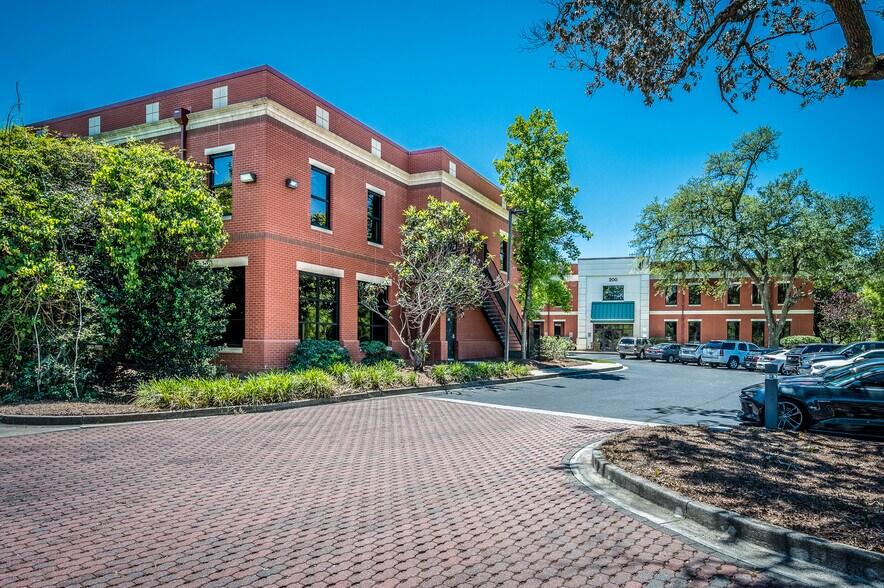 3520 W Montague Ave, North Charleston, SC à louer - Photo de l’immeuble – Image 3 sur 6