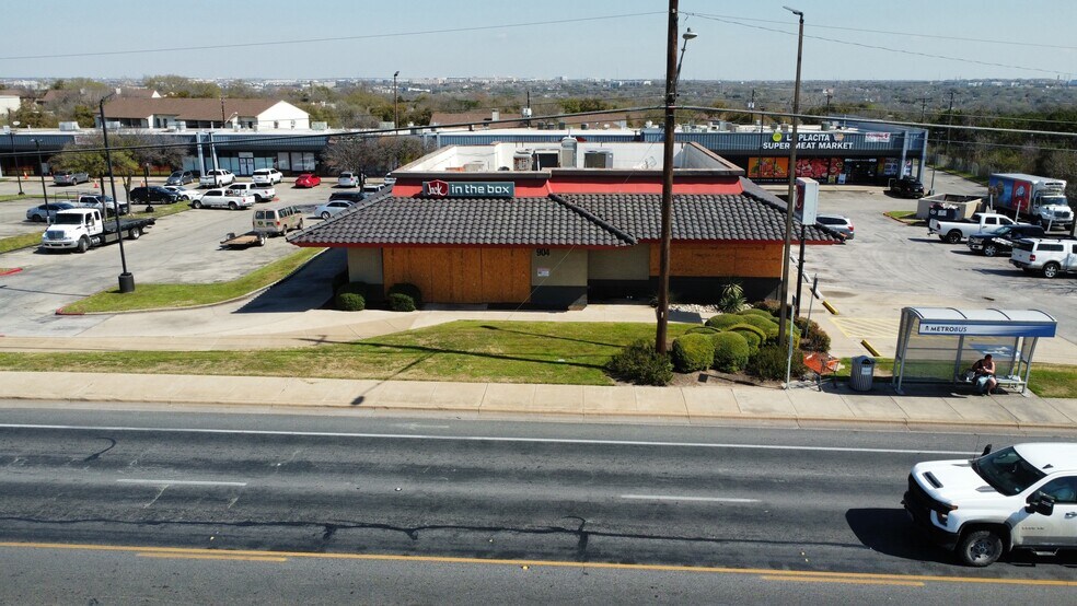 904 E Braker Ln, Austin, TX à vendre - Photo de l’immeuble – Image 2 sur 8