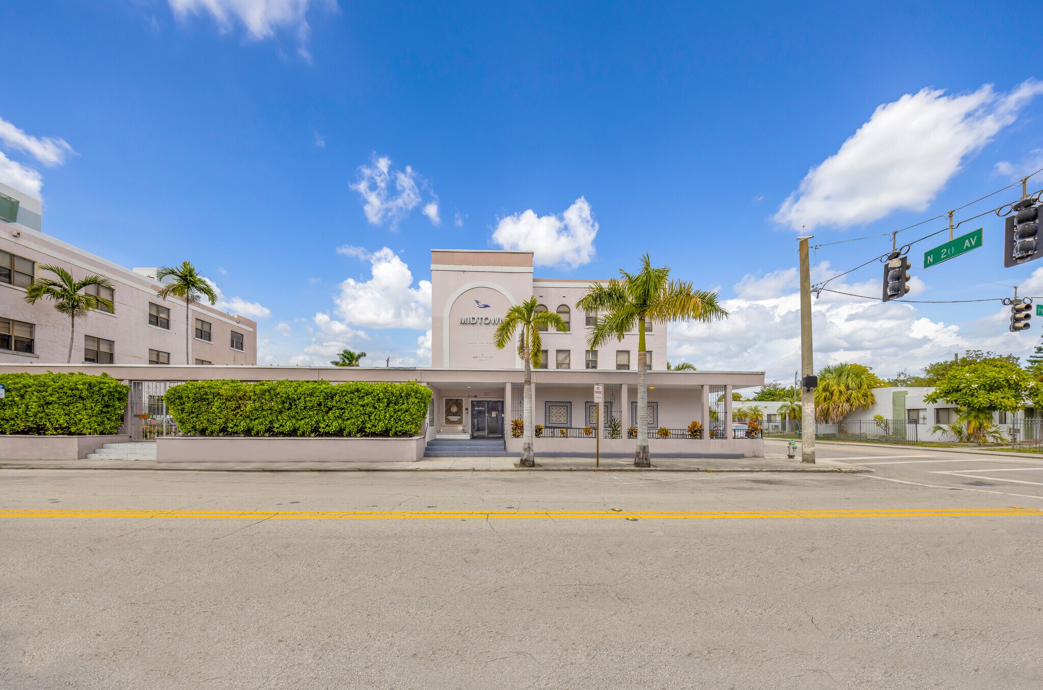 2001 Polk St, Hollywood, FL à vendre Photo de l’immeuble– Image 1 sur 29