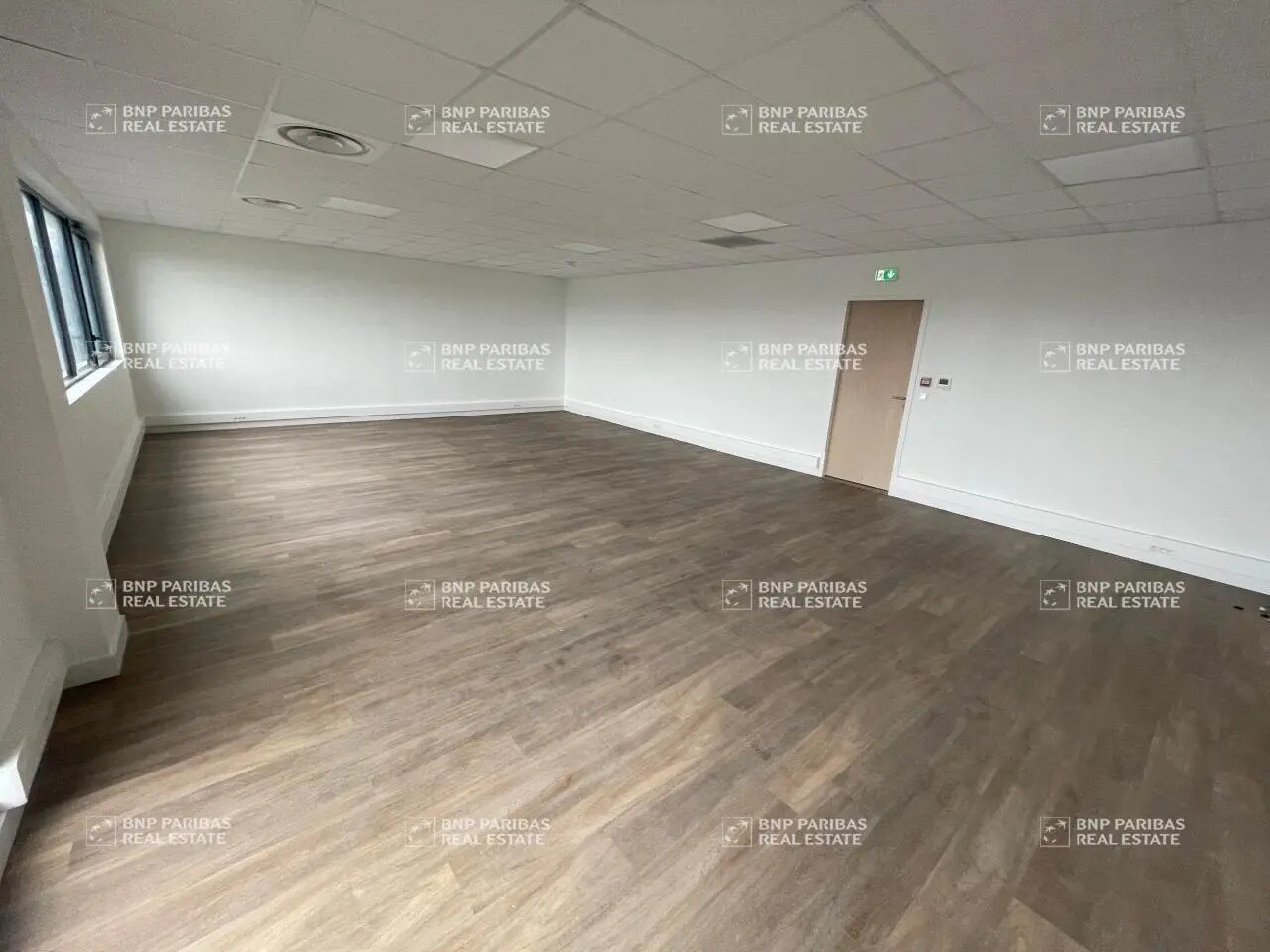 Local d’activités dans Mordelles à louer Photo intérieure– Image 1 sur 8