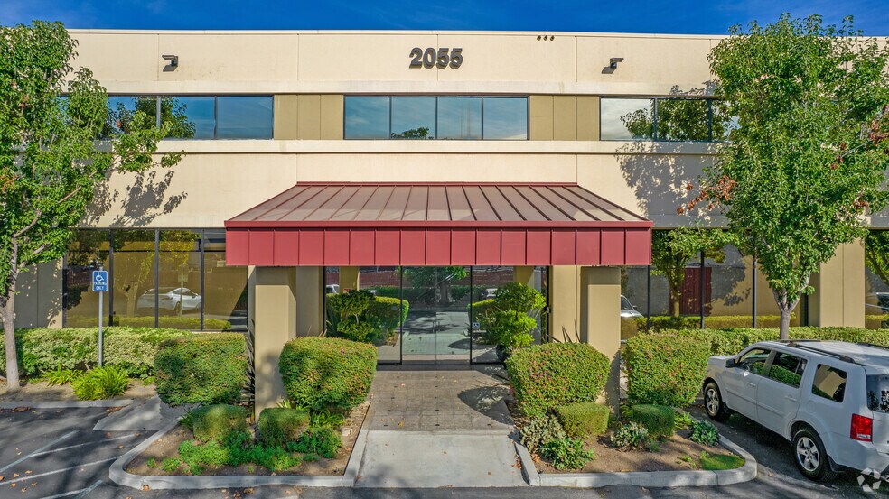 2055 Junction Ave, San Jose, CA à vendre - Photo de l’immeuble – Image 3 sur 27