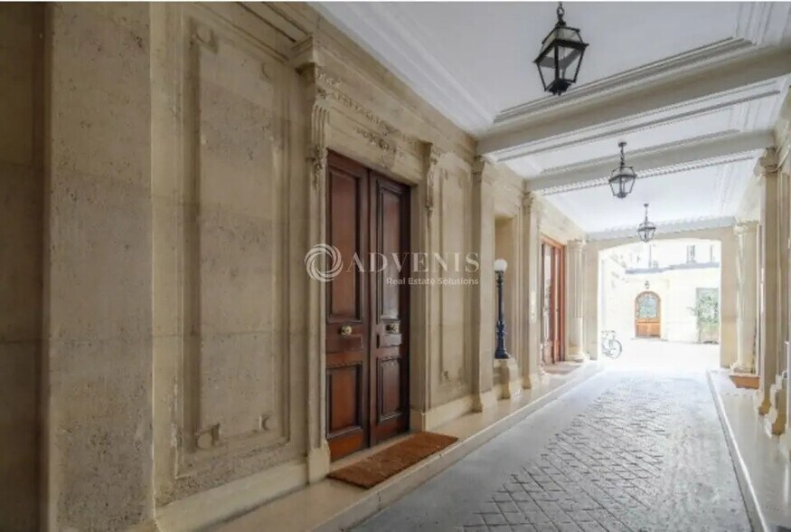 Bureau dans Paris à louer - Photo de l’immeuble – Image 2 sur 11