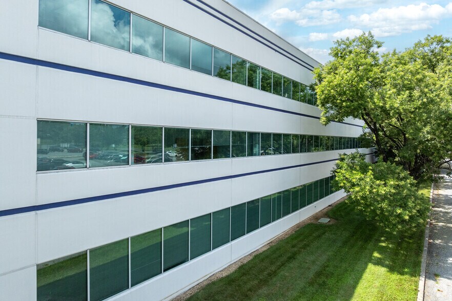 6851 Oak Hall Ln, Columbia, MD à louer - Photo de l’immeuble – Image 3 sur 5