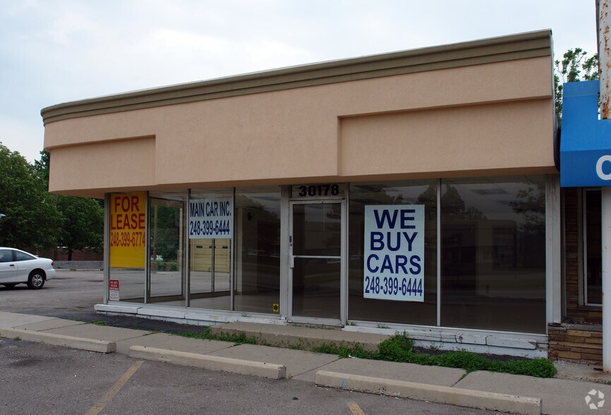 30178 Woodward Ave, Royal Oak, MI à louer - Photo de l’immeuble – Image 2 sur 11