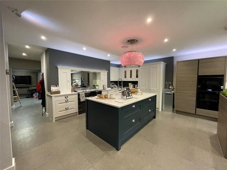 68 Woodland Ave, Brentwood à vendre - Photo de l’immeuble – Image 3 sur 17