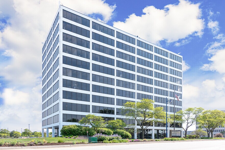 1701 E Woodfield Rd, Schaumburg, IL à louer - Photo de l’immeuble – Image 1 sur 11