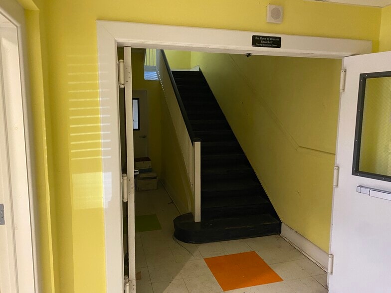 1427 N Caroline St, Baltimore, MD à vendre - Photo intérieure – Image 2 sur 3