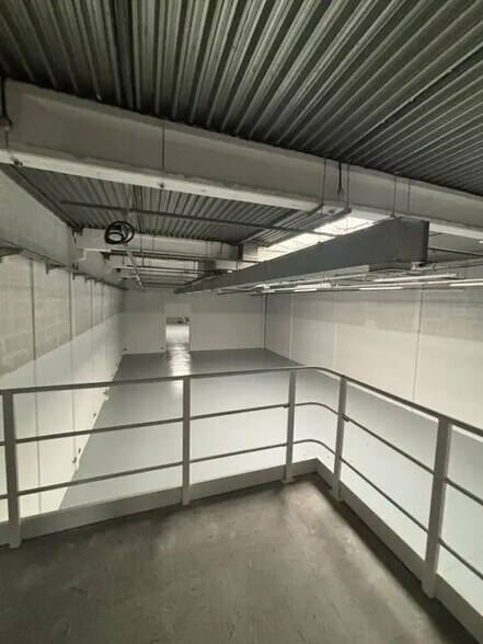 Local d’activités dans Éragny à louer - Photo intérieure – Image 3 sur 7