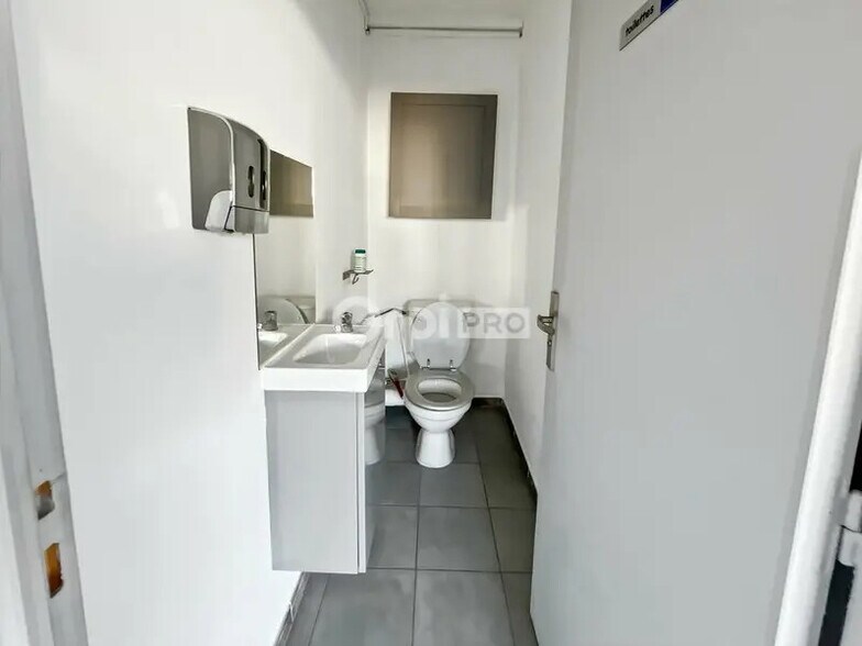 Bureau dans Aubagne à louer - Photo intérieure – Image 2 sur 5