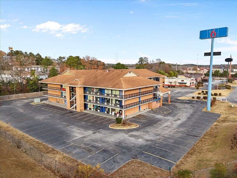 105 Riverside Pky, Macon-Bibb, GA à vendre - Photo de l’immeuble – Image 2 sur 16