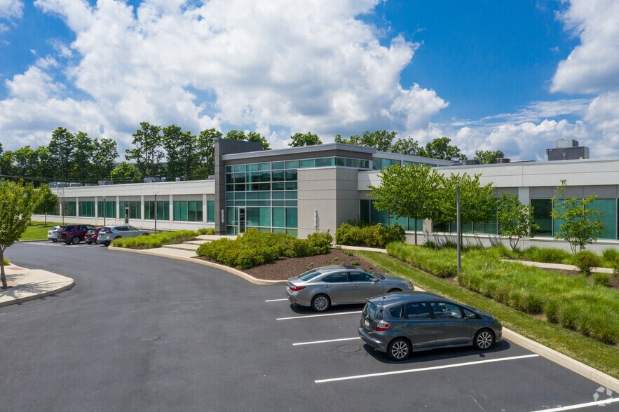 70 E Swedesford Rd, Malvern, PA à louer - Photo de l’immeuble – Image 2 sur 15