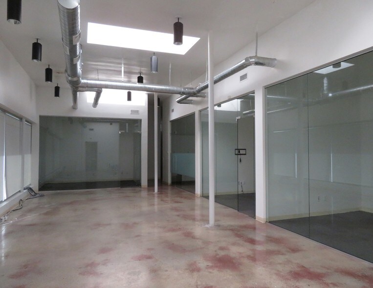 2127 Westwood Blvd, Los Angeles, CA à vendre - Photo intérieure – Image 2 sur 4