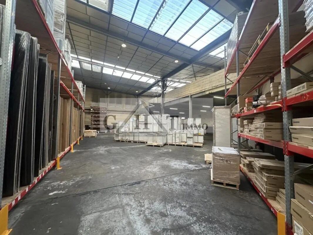 Industriel/Logistique dans Rosny-sous-Bois à louer Photo de l’immeuble– Image 1 sur 7