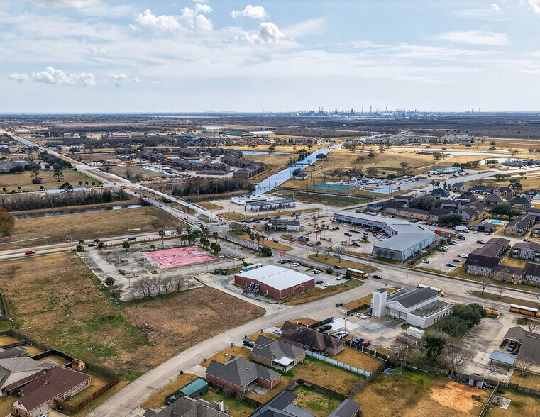 7750 9th Ave, Port Arthur, TX à vendre - Photo de l’immeuble – Image 3 sur 8