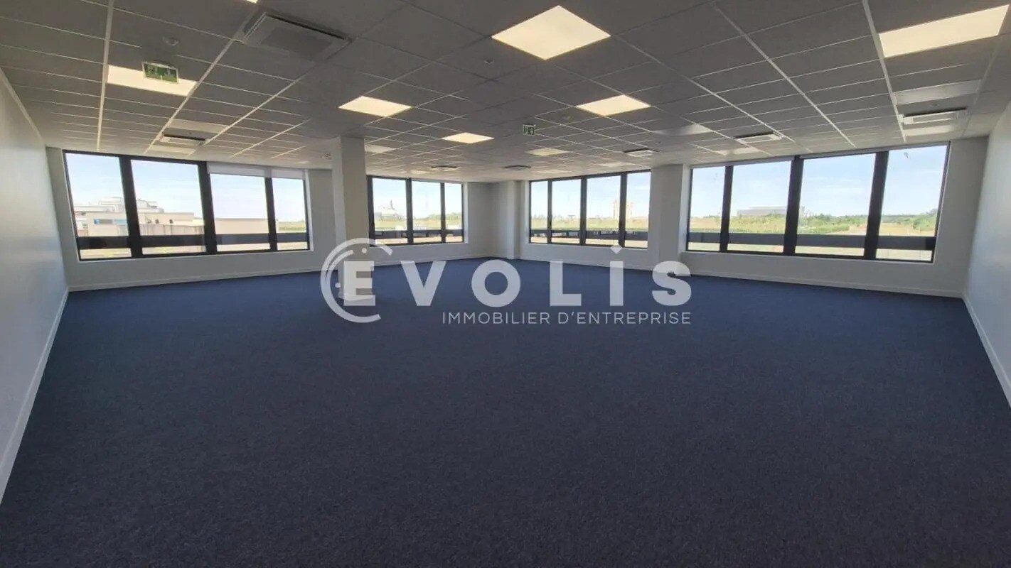Bureau dans Chessy à louer Photo intérieure– Image 1 sur 9