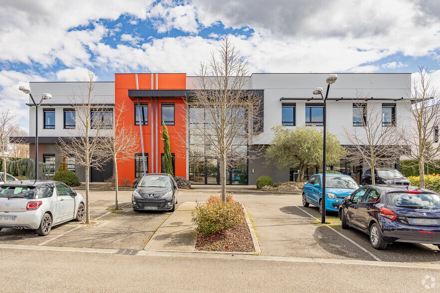 8 C Rue De Lombardie, Saint-Priest à louer - Photo de l’immeuble – Image 1 sur 3