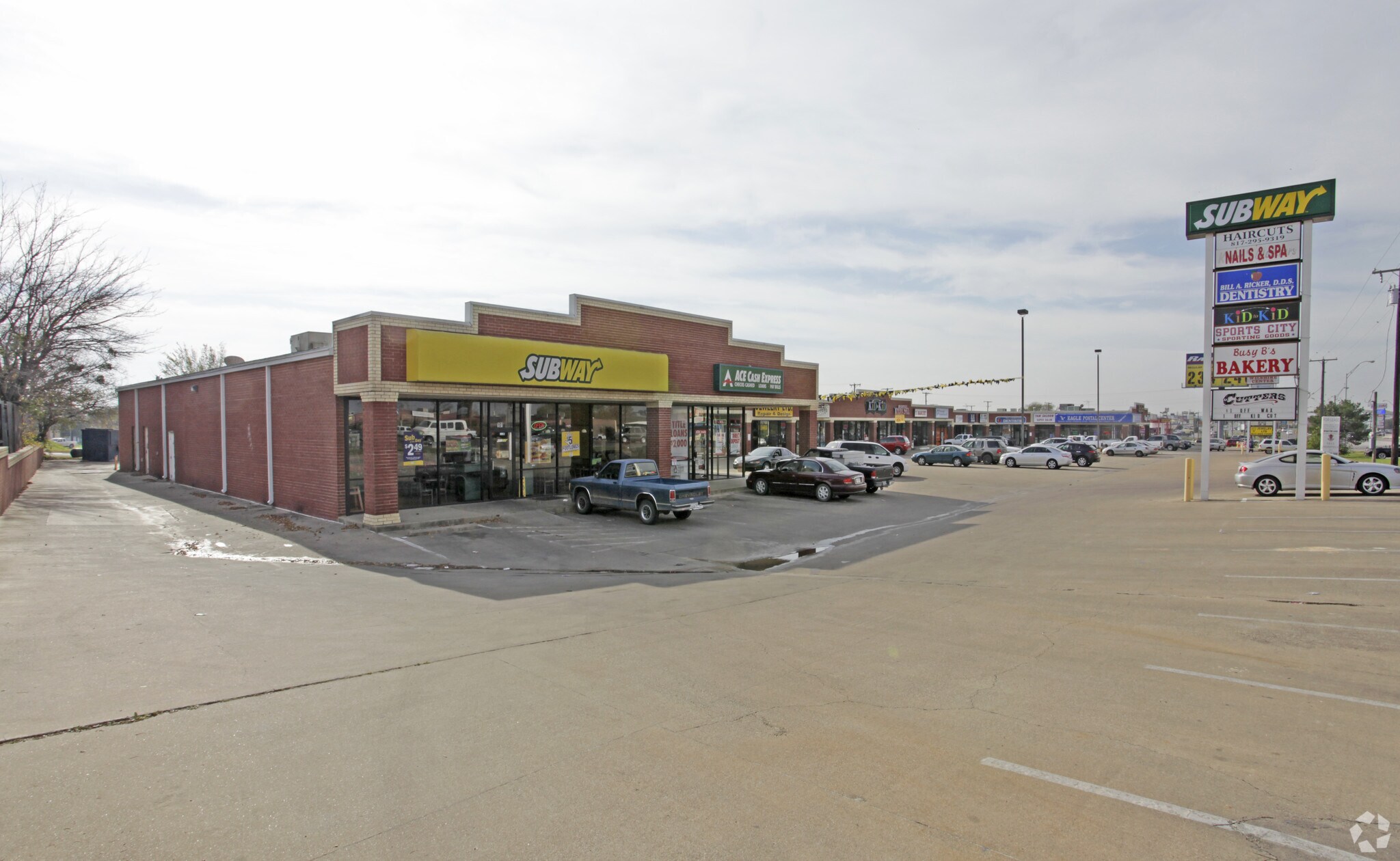 251 SW Wilshire Blvd, Burleson, TX à louer Photo de l’immeuble– Image 1 sur 15