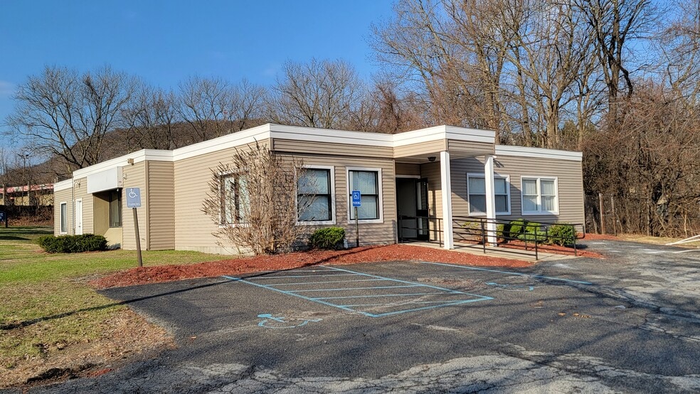200 Lake St, Newburgh, NY à vendre - Photo de l’immeuble – Image 3 sur 8