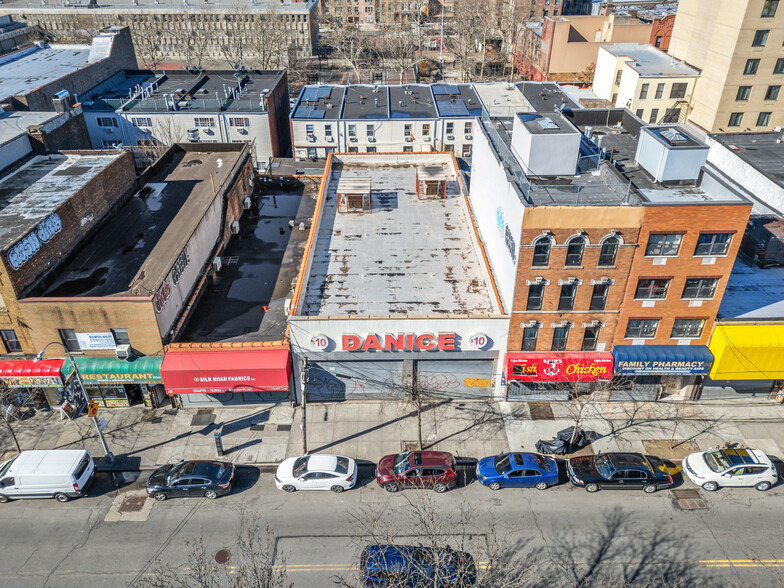 446 Rockaway Ave, Brooklyn, NY à louer - Photo de l’immeuble – Image 3 sur 16