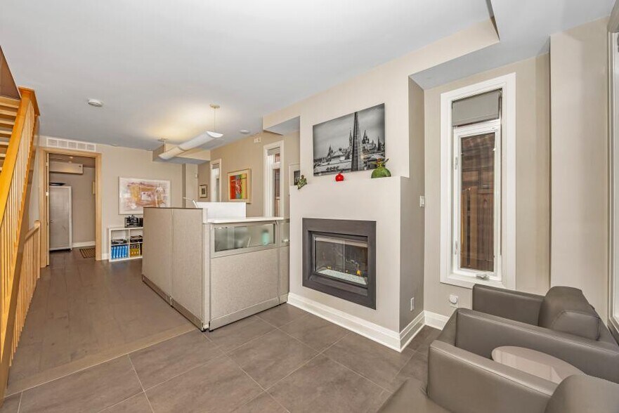 360 Ravenhill Av E, Ottawa, ON à vendre - Photo intérieure – Image 2 sur 12