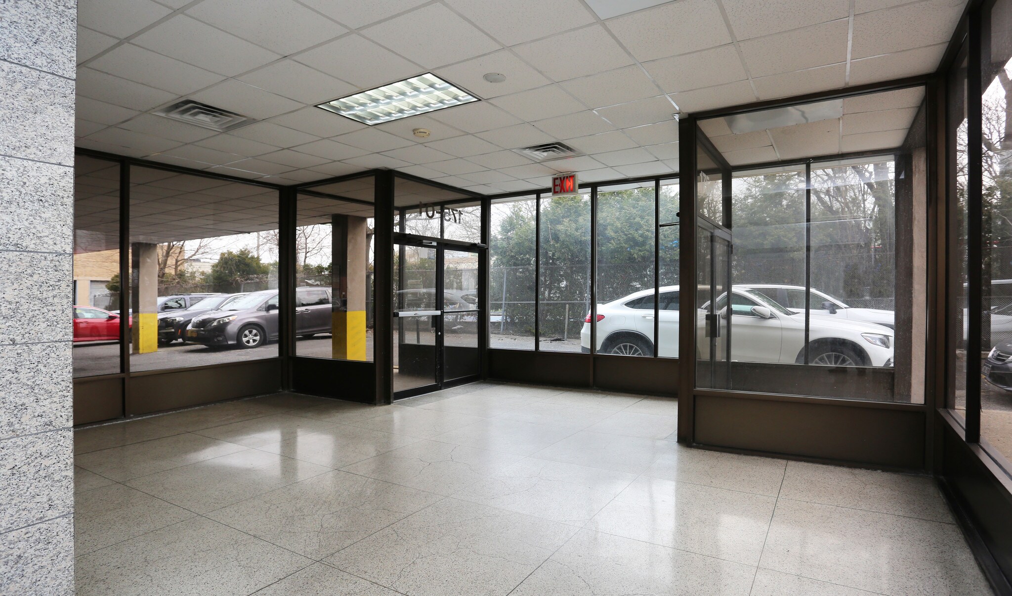 175-01 Rockaway Blvd, Jamaica, NY à louer Photo intérieure– Image 1 sur 14