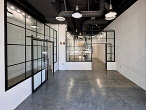 217 E 8th St, Los Angeles, CA à louer Photo de l’immeuble– Image 1 sur 13