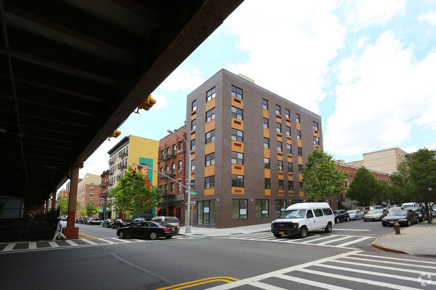 1674 Park Ave, New York, NY à vendre - Photo de l’immeuble – Image 2 sur 19