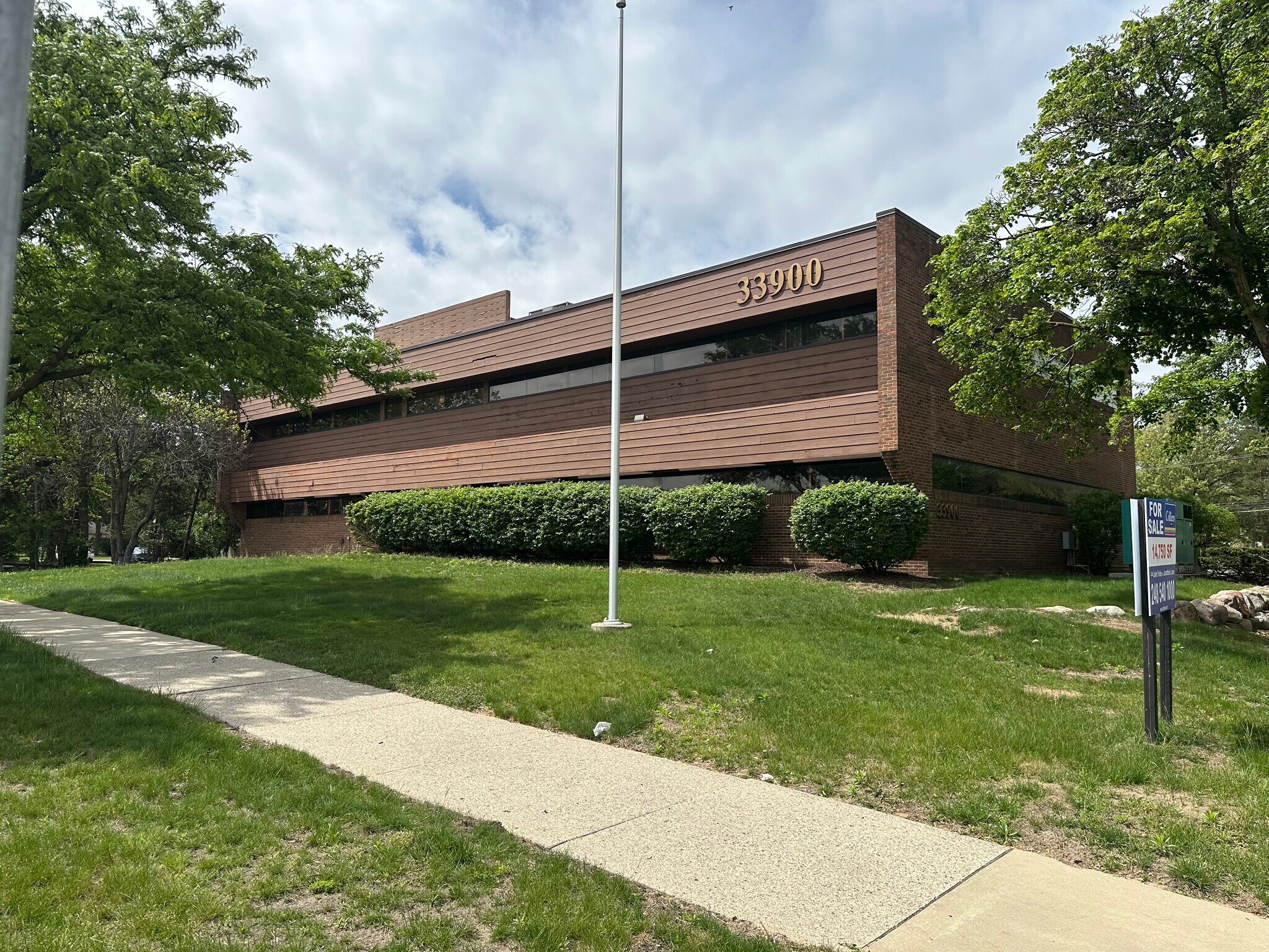 33900 Schoolcraft Rd, Livonia, MI à louer Photo de l’immeuble– Image 1 sur 23