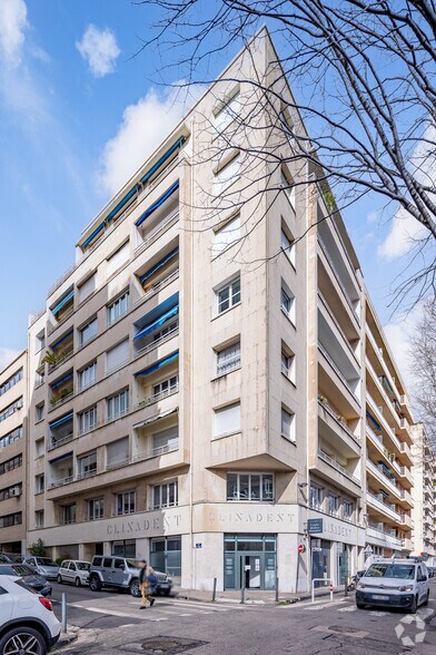 2 Bis Rue Farges, Marseille à louer - Photo de l’immeuble – Image 2 sur 2