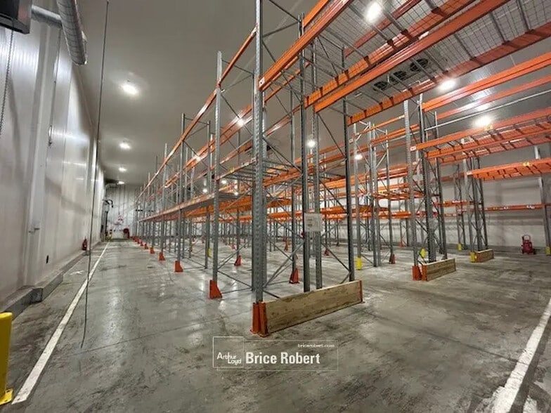 Local d’activités dans Corbas à louer - Photo intérieure – Image 1 sur 5