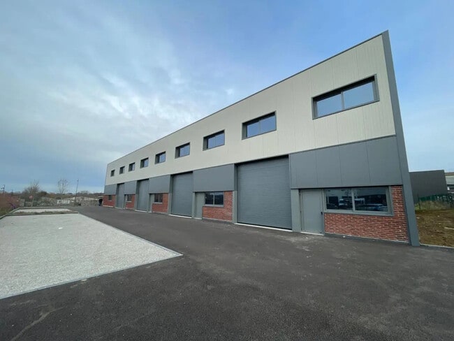 Plus de détails pour Local d’activités à vendre