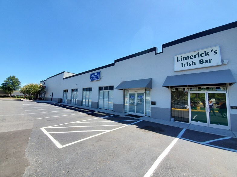 10403 Park Rd, Charlotte, NC à louer - Photo de l’immeuble – Image 3 sur 9