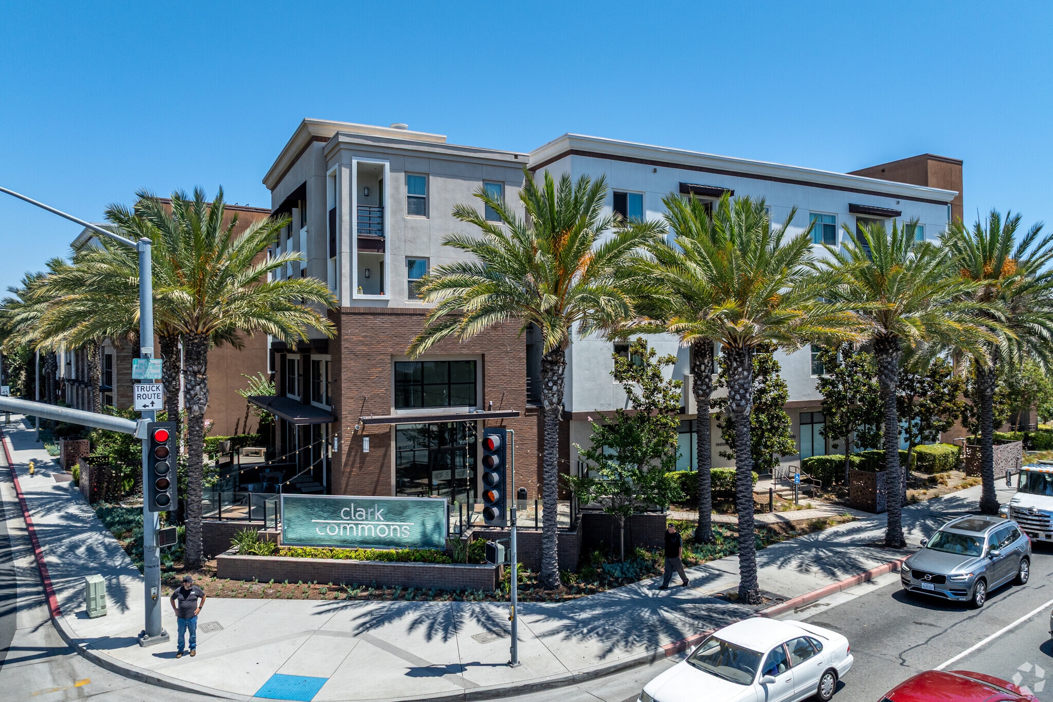 8004 Orangethorpe Ave, Buena Park, CA à louer Photo principale– Image 1 sur 10