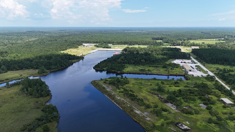 C Rd, Pearlington, MS à vendre - Photo de l’immeuble – Image 3 sur 12