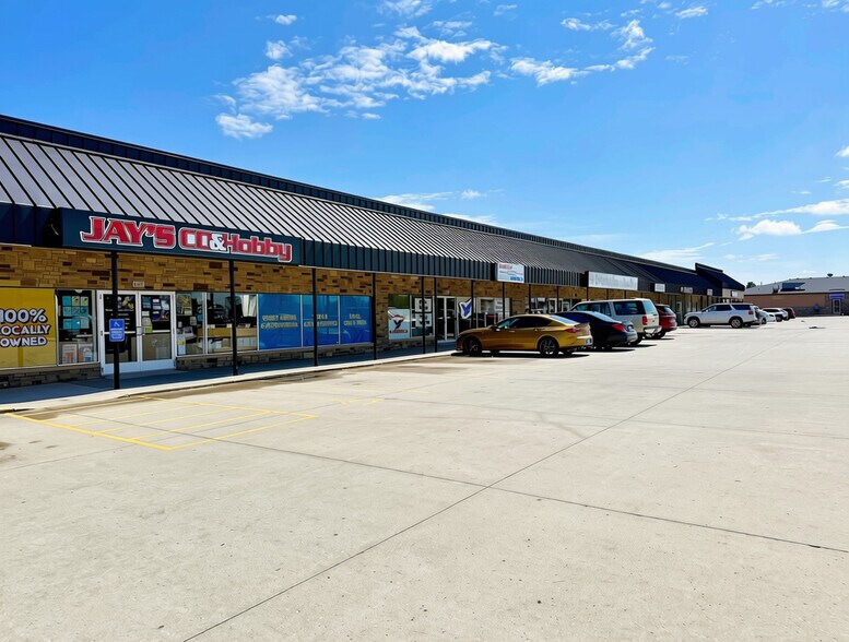 613-711 S Ankeny Blvd, Ankeny, IA à louer - Photo de l’immeuble – Image 1 sur 6
