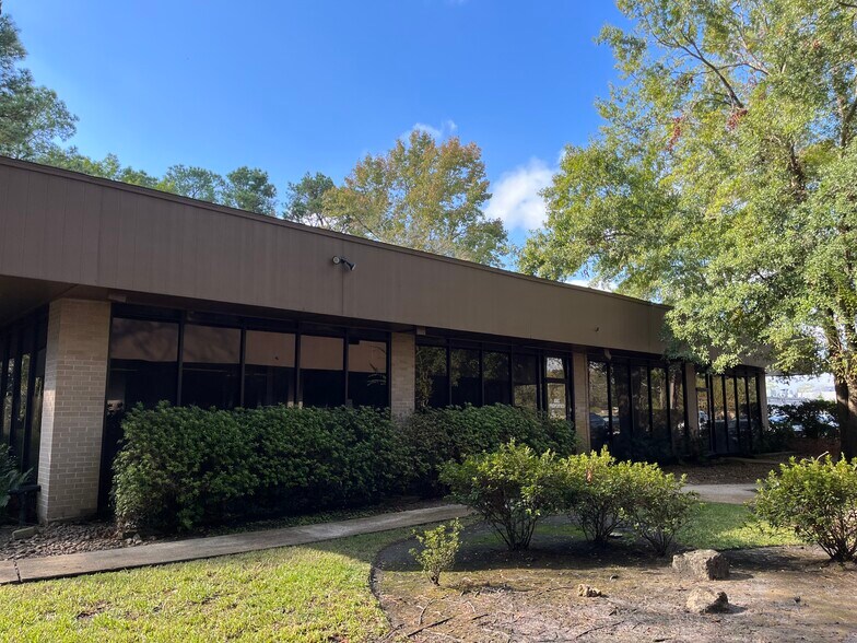 1408 Stonehollow Dr, Kingwood, TX à louer - Photo de l’immeuble – Image 2 sur 6