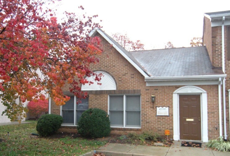 45571-45595 Shepard Dr, Sterling, VA 20164 - Lot 45593-201 - - Photo intérieure - Image 2 of 8