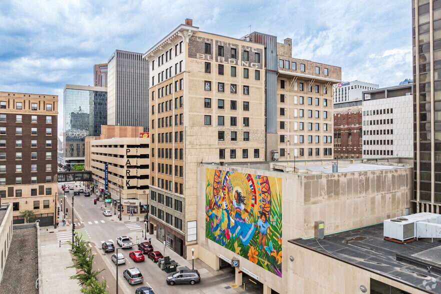 10 4th St E, Saint Paul, MN à louer - Photo de l’immeuble – Image 1 sur 14